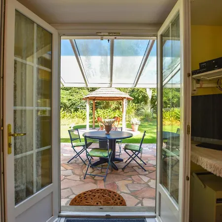 In France Near & Private Pool Вилла *